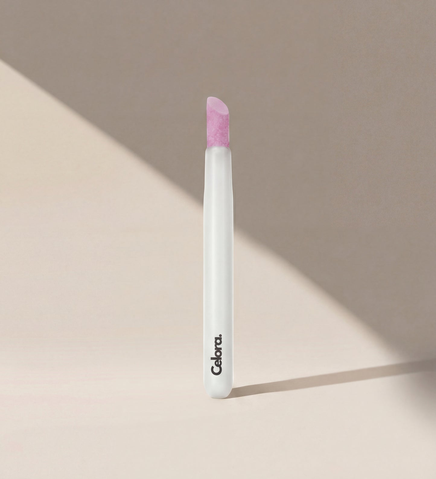 Lima de uñas y empujador de cutículas